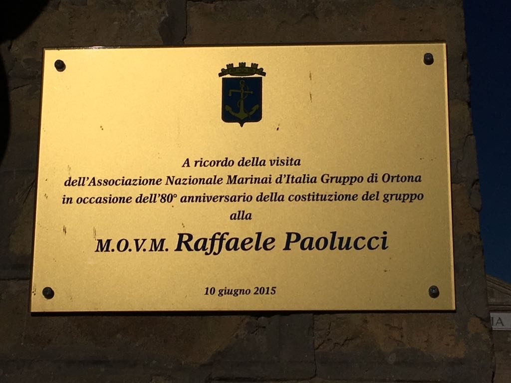 Raffaele Paolucci's tomb, Orsogna (11).JPG